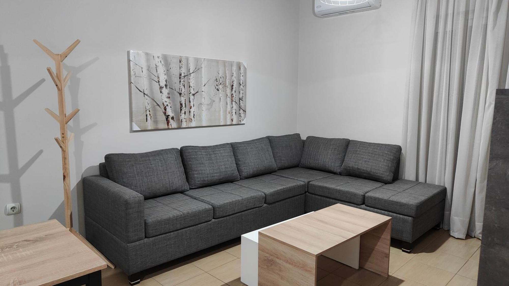 Rock & Roll 1 - Modern In Apartment
