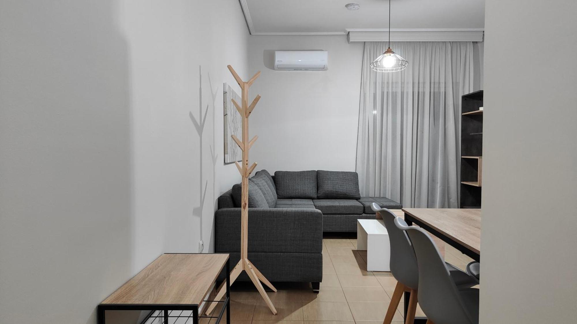 Rock & Roll 1 - Modern In Apartment