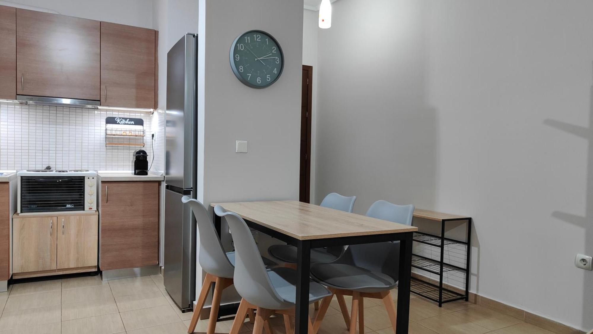 Rock & Roll 1 - Modern In Apartment *
